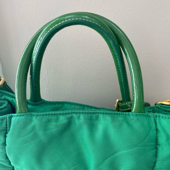 💕Prada Emerald Green Quitled Tote - Picture 11 of 13